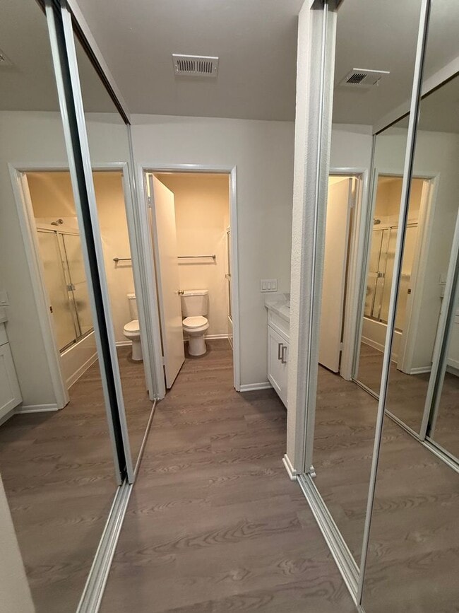 Building Photo - Terrific 2Br/2Ba Condo in Terra Vista II