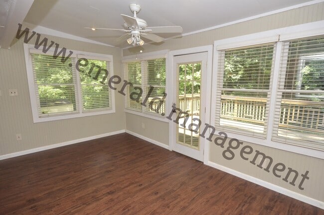 Building Photo - 2644 Harrington Dr