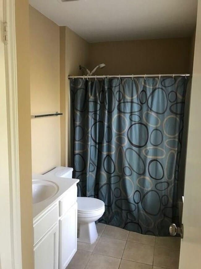 Building Photo - 4 Bed / 2 Bath Home in Great South Austin Location