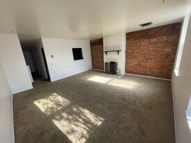 Building Photo - 1629 South St