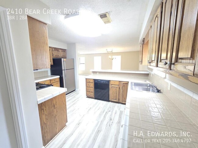 Building Photo - 2410 Bear Creek Rd