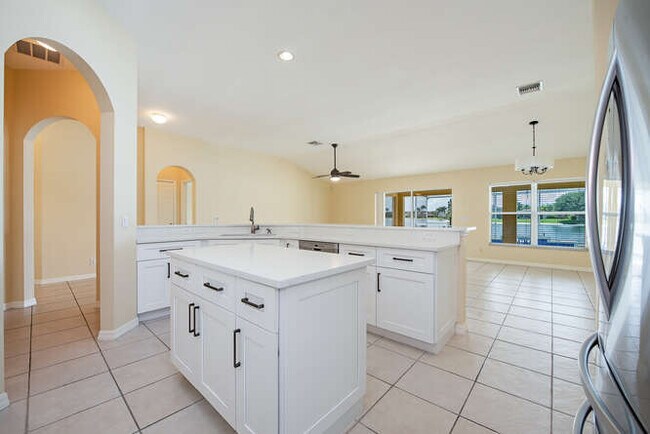 Building Photo - 2271 Grove Dr