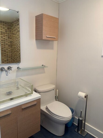 Building Photo - 1410 Polk St