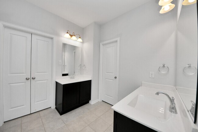 Building Photo - 2326 Kelson Cove Dr