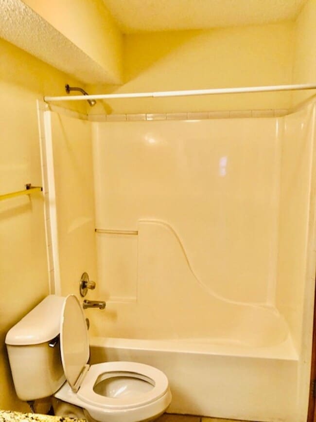 Building Photo - Updated 3 bed 2 bath with 2 car garage and a pool!