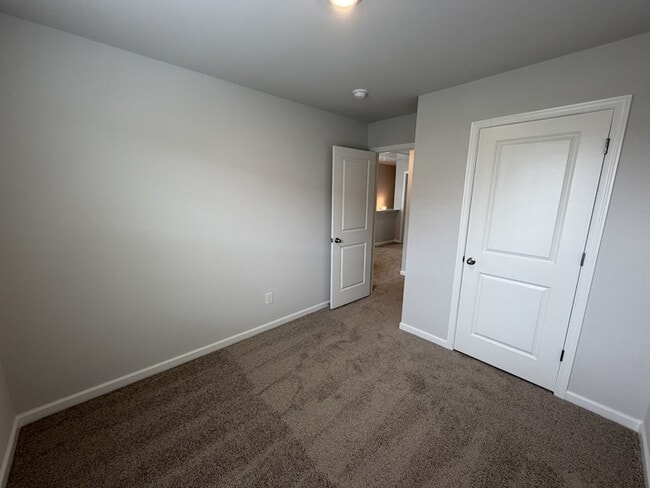 Building Photo - 4913 Mowbray Wy