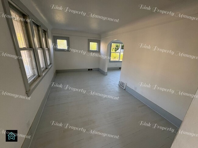 Building Photo - 17390 Waltham St