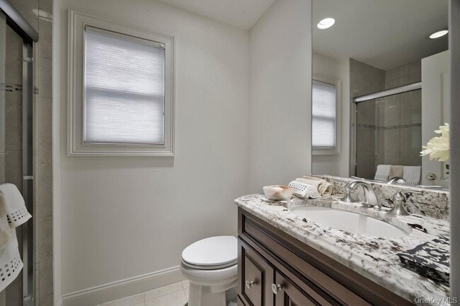 Building Photo - 702 Equestrian Way