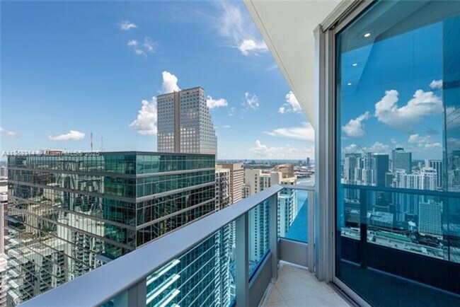 Building Photo - 200 Biscayne Blvd Way