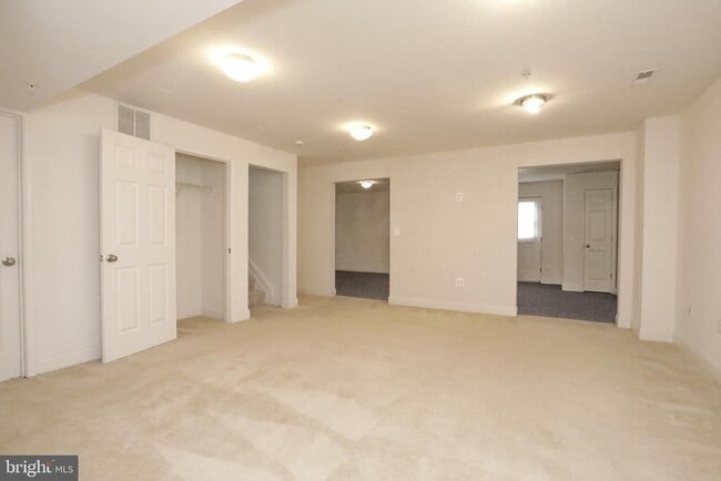 Building Photo - 1028 Llano Dr