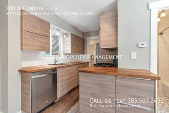 Building Photo - 206 N Canyon Rd