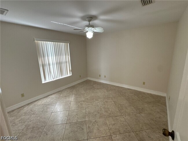 Building Photo - 4914 7th St W