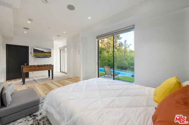 Building Photo - 2271 Gloaming Way