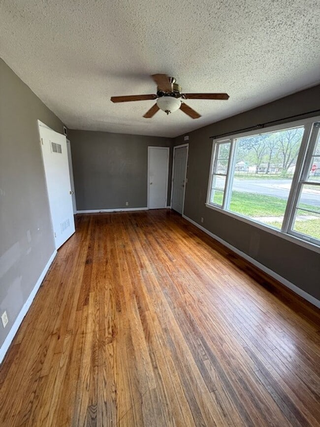 Building Photo - Italian Estates Property Management