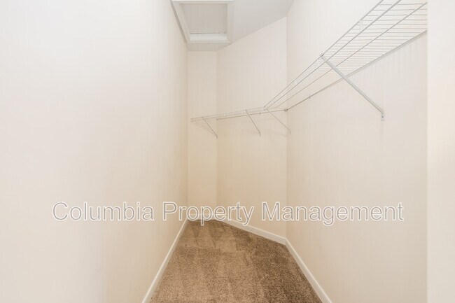 Building Photo - 2421 Franklin St NE