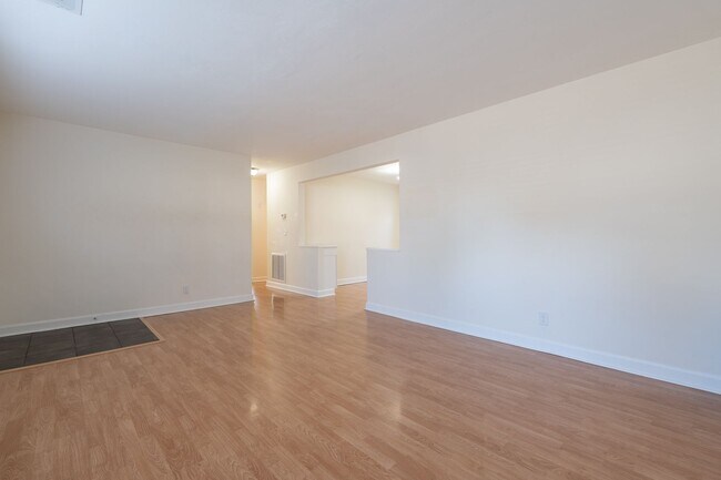 Building Photo - MOVE IN READY 4-bedroom Ranch home nestled in the Heart of Norfolk!