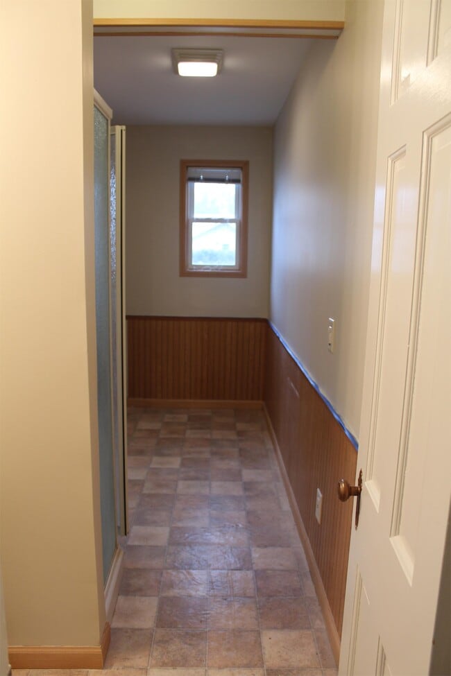 Building Photo - 1519 Baker Dr