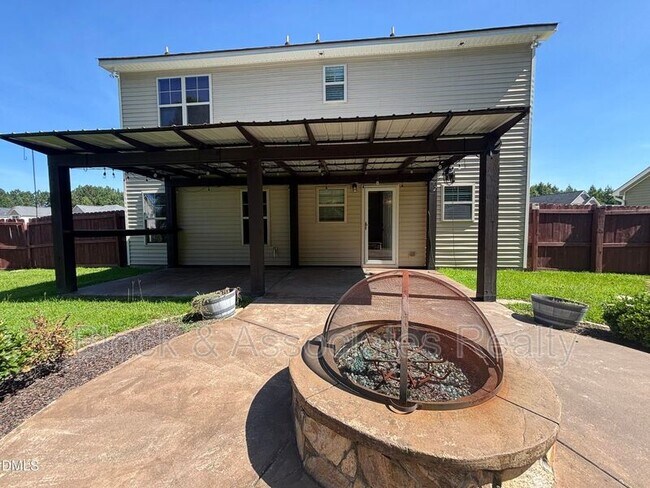Building Photo - 438 Roanoke Dr