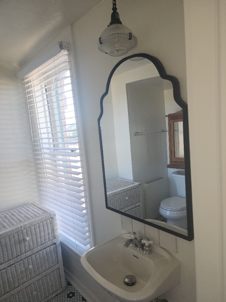 Building Photo - 100 Bauer Ave