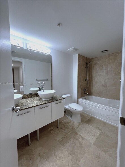 Building Photo - 41 SE 5th St