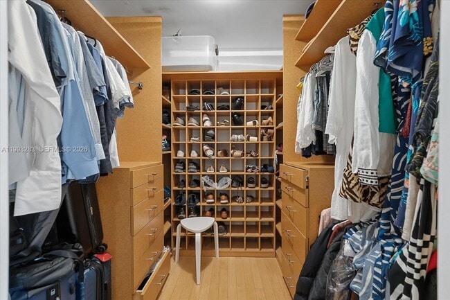 Building Photo - 2721 SW 22nd Ave