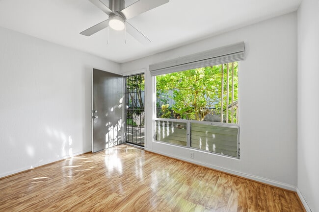 Building Photo - Kihei Manor