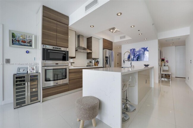 Building Photo - 888 Biscayne Blvd