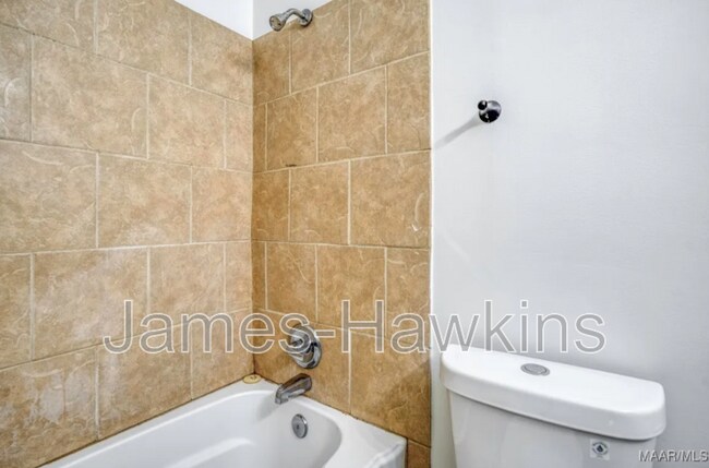 Building Photo - 2137 Edinburgh Dr