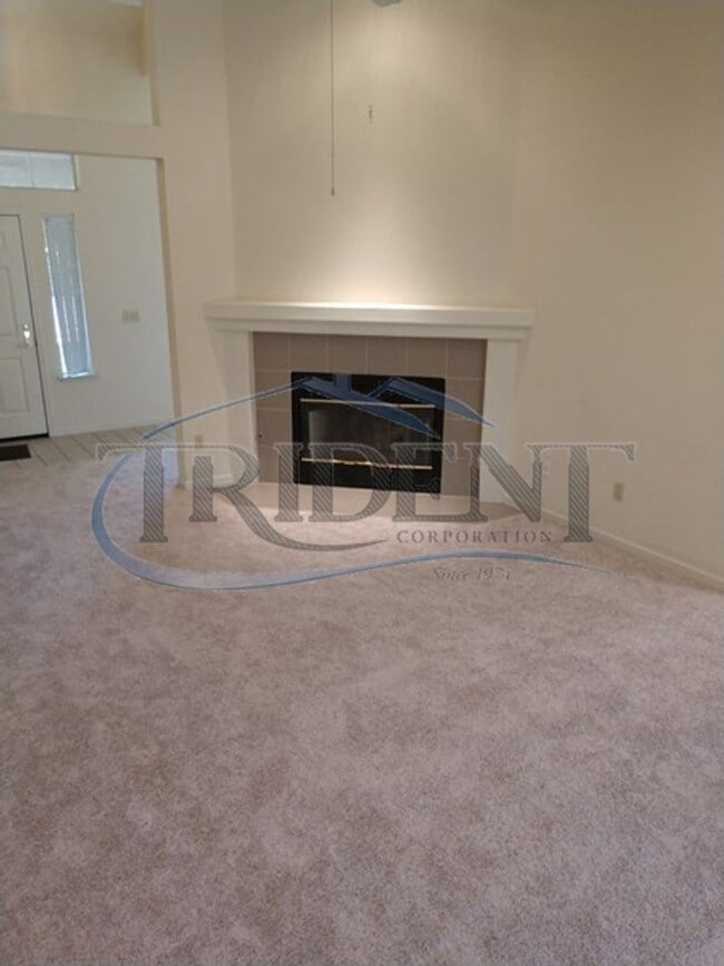 Building Photo - 3 bedroom, 2 bath house