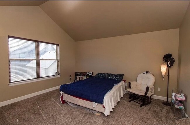 Building Photo - Spacious 4-Bedroom Home with New Paint & Carpet, Fenced Yard