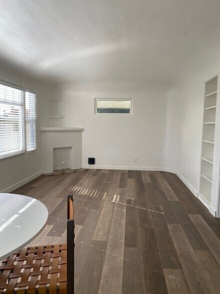 Great Room North - 2452 Palm Dr