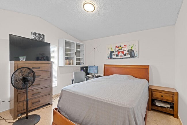 Building Photo - 5078 Willow Pond Rd W