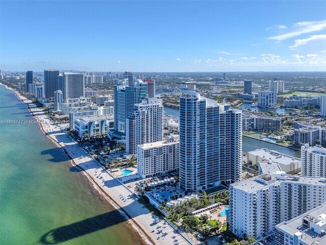 Building Photo - 3001 S Ocean Dr