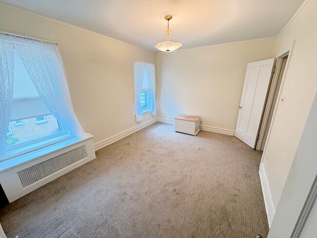 Building Photo - 6652 N Campbell Ave