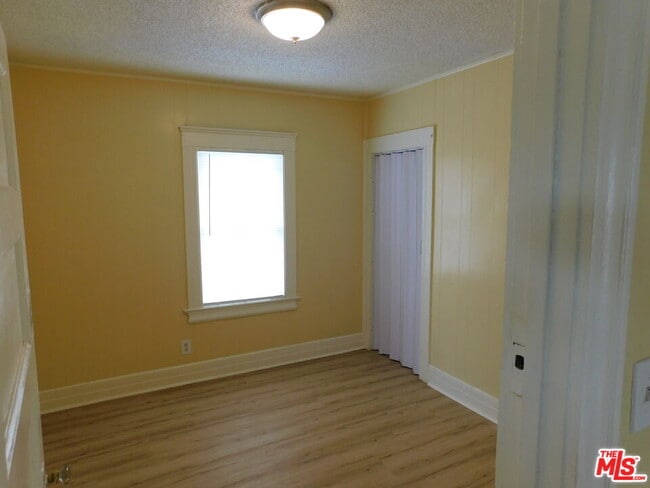 Building Photo - 616 W 58th St