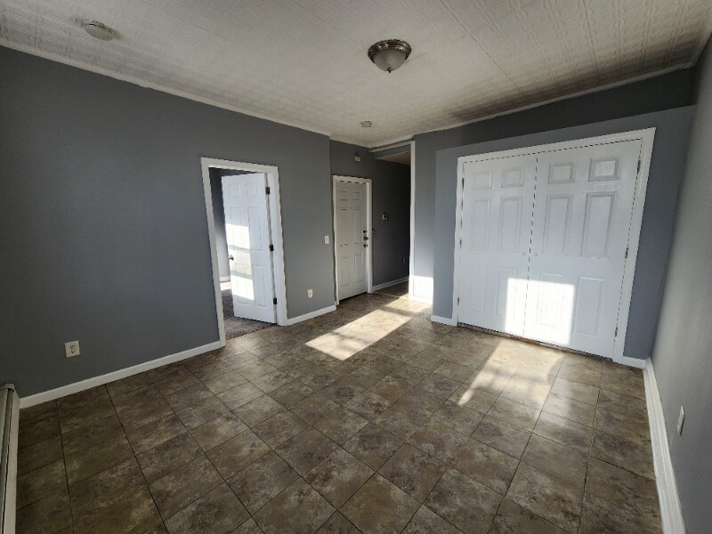 Building Photo - 32 Charles St