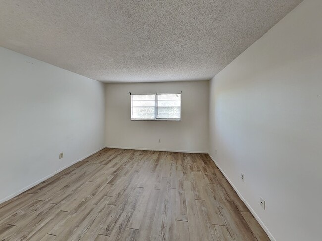 Building Photo - 1717 Michigan Ave