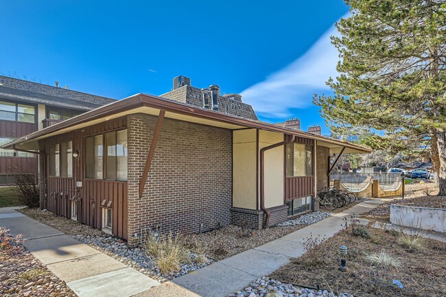 Building Photo - BEAUTIFUL 2 Bed 2 Bath Condo in Boulder- A...