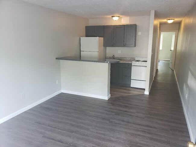 Building Photo - 621 De Votie Ave