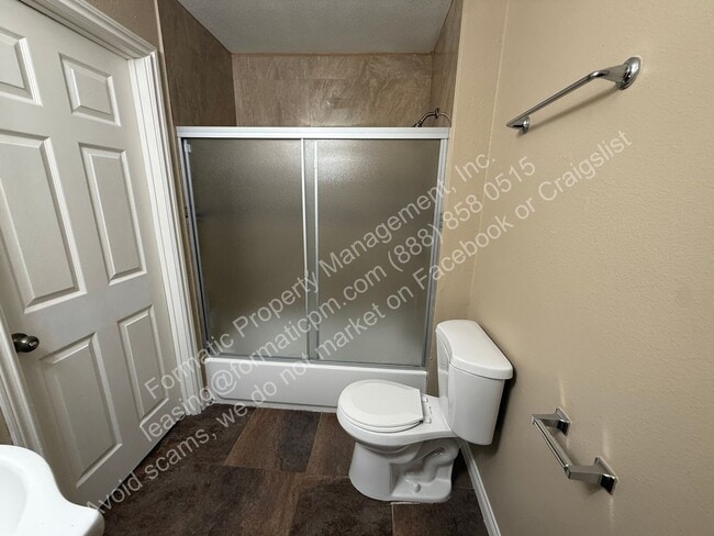 Building Photo - 11771 Hazeldell Dr
