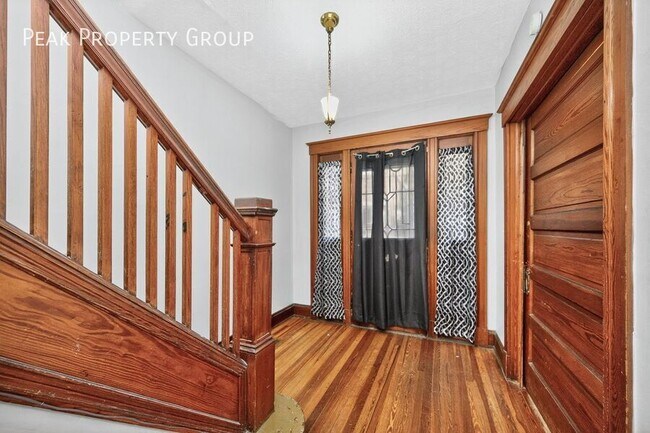 Building Photo - 225 Atkinson St