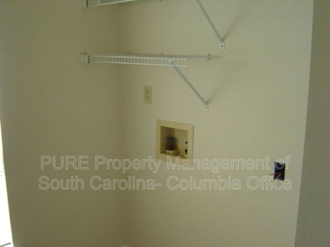 Building Photo - 8 Ridge Pond Dr