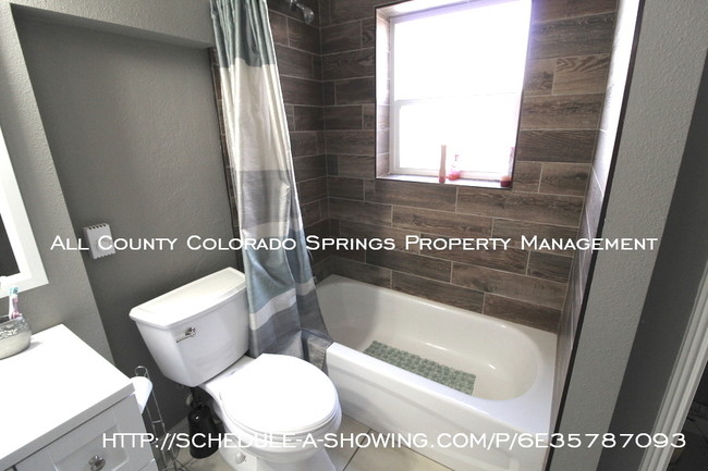 Building Photo - Horse Property Remodeled on 2.5 acres