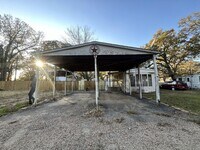 Building Photo - Spacious 2-bedroom, 1-bathroom home!