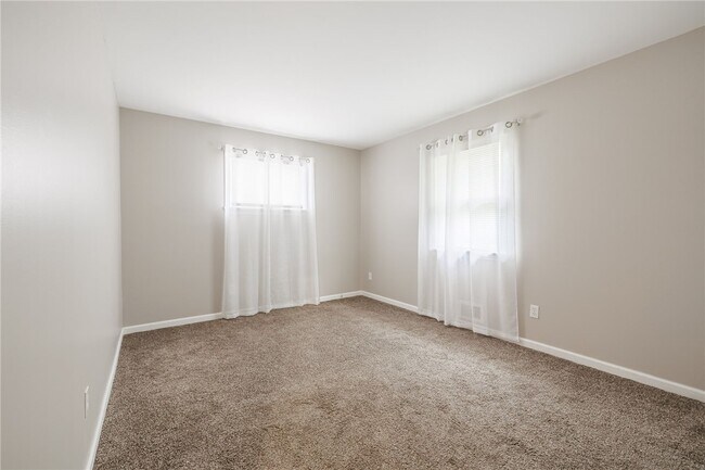 Building Photo - 27 Homestead Dr