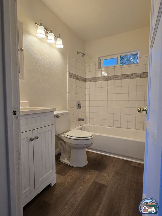 Building Photo - 1465 Hamilton Ave