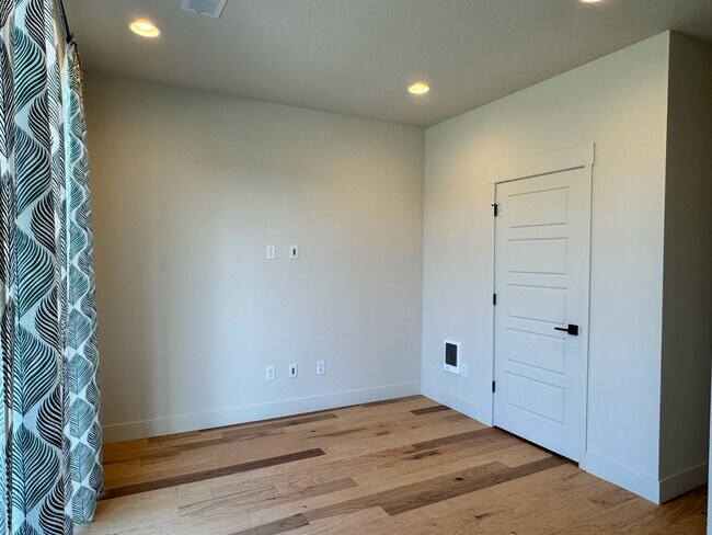 Building Photo - 2474 W 167th Ln