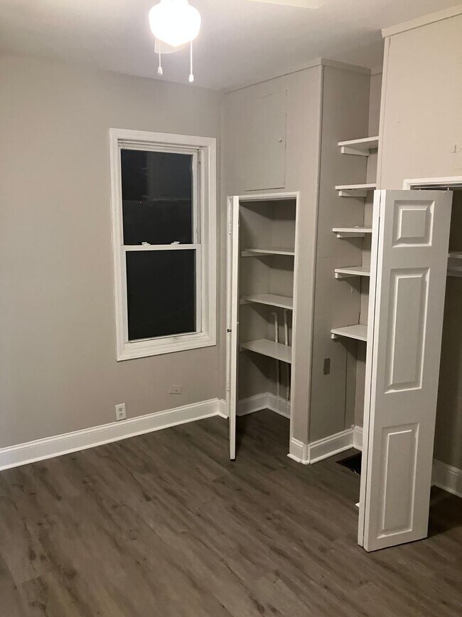 Building Photo - Rare 7-Bedroom, 3.5-Bath Home with Generous Living Space