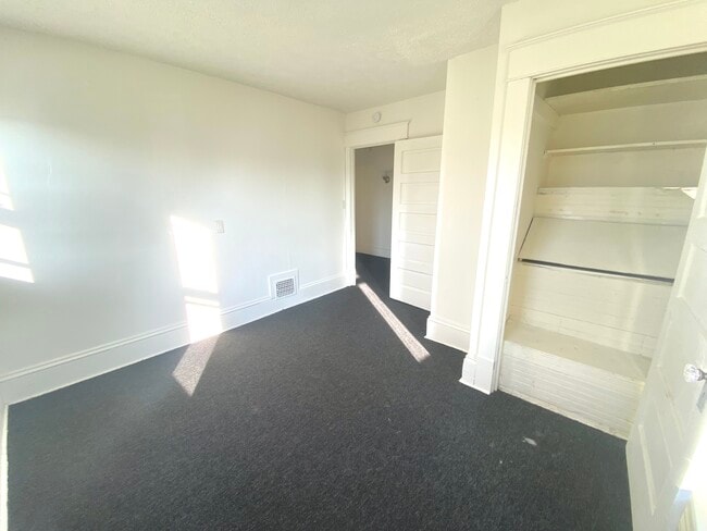 Building Photo - 1507 Garfield Ave SW