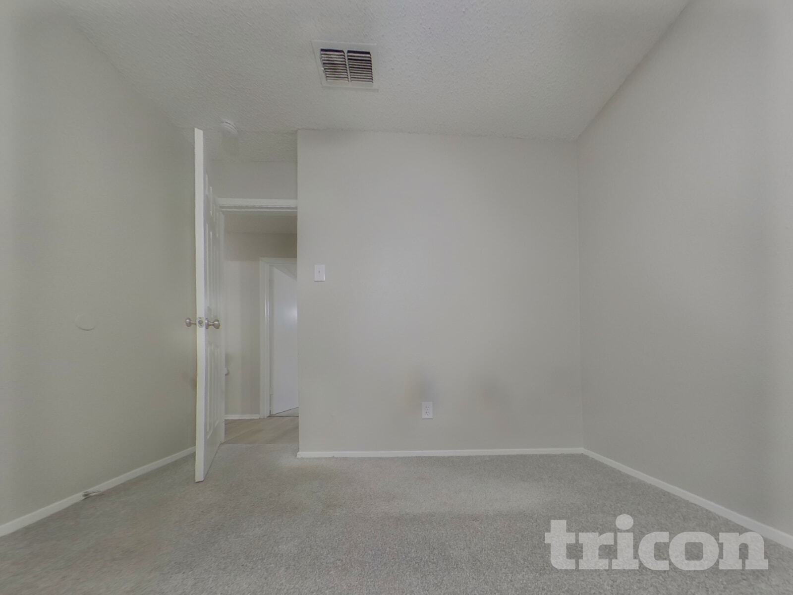 Building Photo - 6212 Douglas Dr